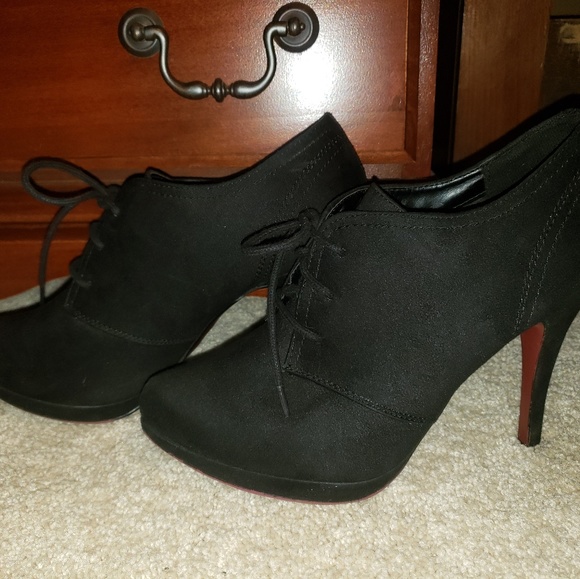 Black 4" Xappeal heels - Picture 2 of 3